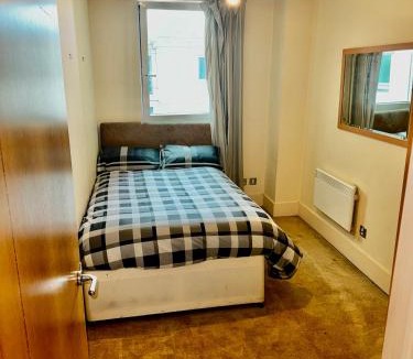 Vauxhall House | Budget,Cosy Double Bedroom - Shared Bathroom