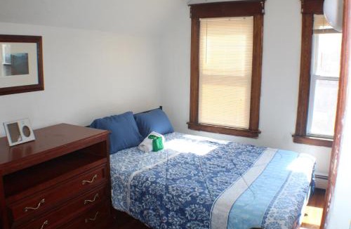 Hartford Apartment | Budget Cozy Home