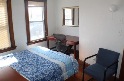 Hartford Apartment | Budget Cozy Home