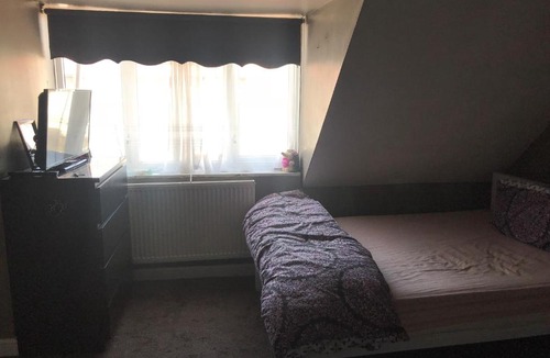 River House | Budget Double Bedroom