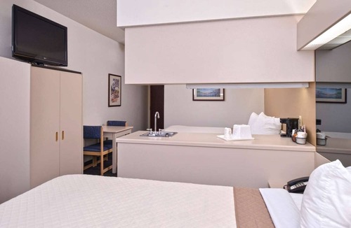 Maryville Hotel | Budget-Friendly Accommodation with Complimentary Breakfast – Perfect Escape