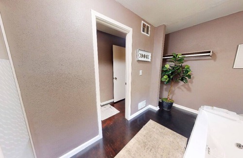 Auburn Apartment | Budget-Friendly Auburn Retreat