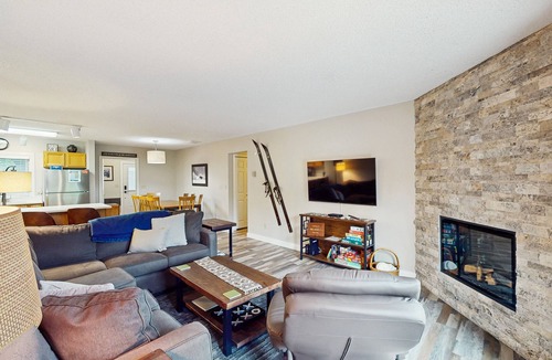 Big Horn Condo | Budget-Friendly Condo, Steps from the New Bear Back Poma