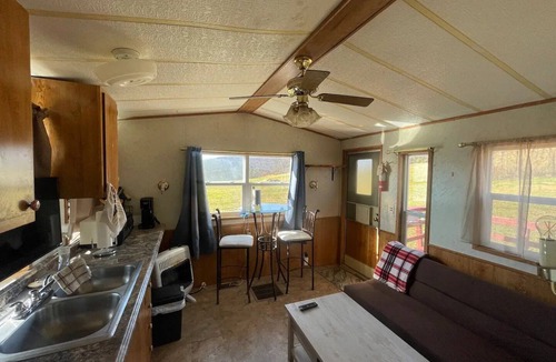 Pine Grove House | Budget Friendly Farmhand Staynn