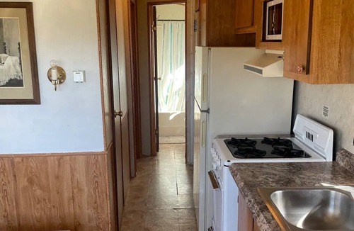 Pine Grove House | Budget Friendly Farmhand Staynn