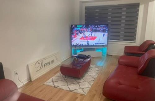 Oshawa House | Budget Friendly Home