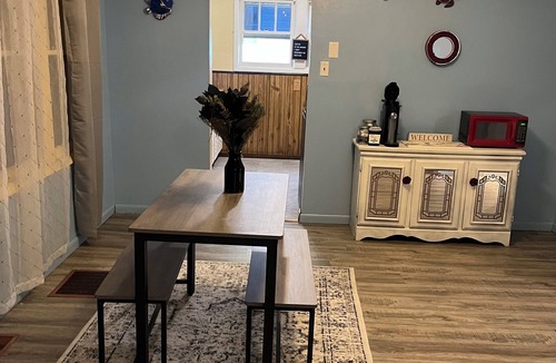 Decatur House | Budget Friendly, long terms welcome, Decatur central