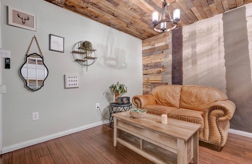 Parkland Estates Apartment | Budget Friendly near University Tampa & Hyde Park