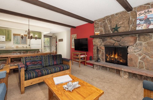 Winter Park Condo | Budget friendly rental 2 bedroom, private deck, river views