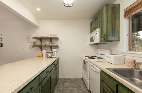 Winter Park Condo | Budget friendly rental 2 bedroom, private deck, river views