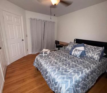 Boynton Beach House | Budget Friendly Room with Parking