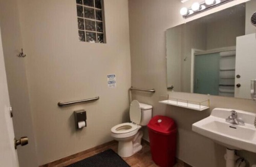 South Loop Hotel | Budget-Friendly Room| Free Coffee | Downtown