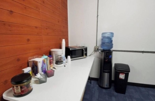 South Loop Apartment | Budget-Friendly Room| Free Coffee | Downtown