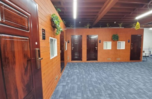 South Loop Apartment | Budget-Friendly Room| Free Coffee | Downtown