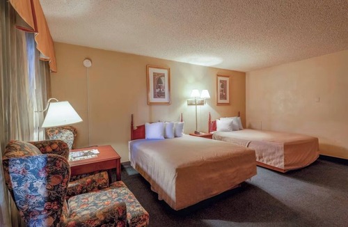 Allison Hotel | Budget-Friendly Room w/Tea & Coffee Maker Near Historic Route 66 Attractions