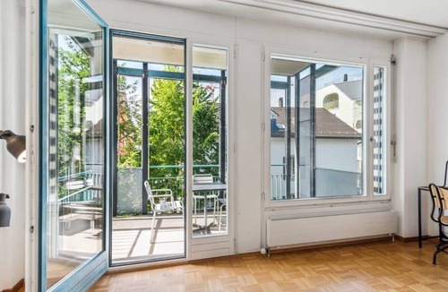 Hottingen Apartment | Budget-Friendly & Roomy: Zurich Apartment