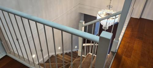 Manor Lakes House | Budget Friendly Stay