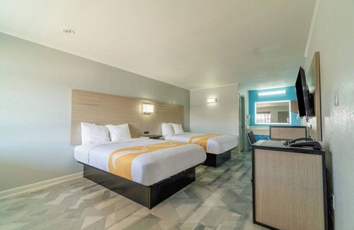 Pleasanton Hotel | Budget-Friendly Unit Near Palmer Ranch & Restaurants