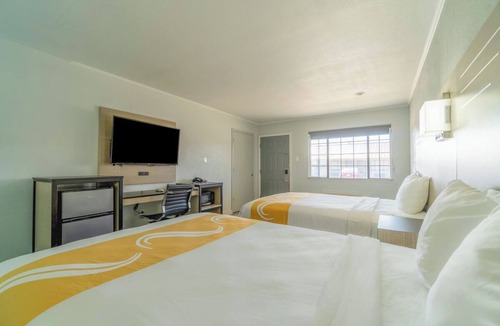 Pleasanton Hotel | Budget-Friendly Unit Near Palmer Ranch & Restaurants