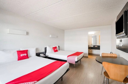 Energy Corridor Hotel | Budget Getaway Base: 2 Affordable Rooms Perfect for Exploring Energy Corridor
