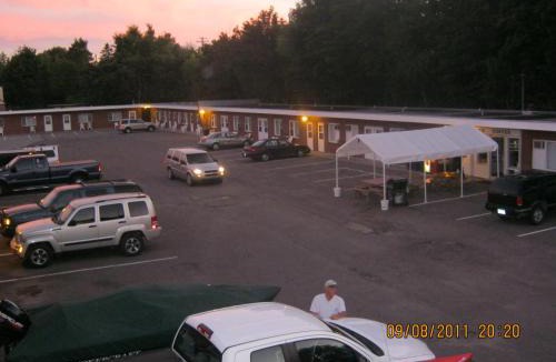 Sault Ste. Marie Hotel | Budget Host Crestview Inn