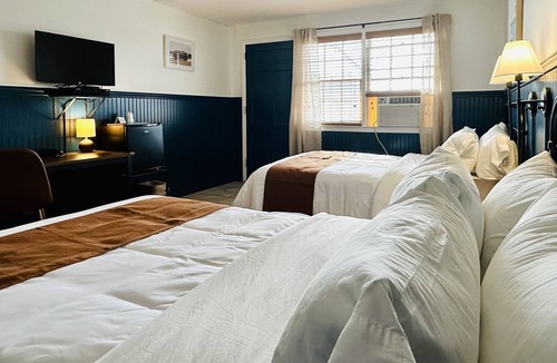 Riverhead Hotel | Budget Host East End