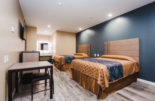 Sugar Land Hotel | Budget Host Inn and Suites