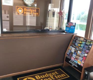 Emporia Hotel | Budget Host Inn - Emporia