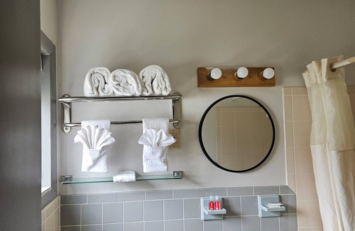 Manistique Hotel | Budget Host Inn Manistique