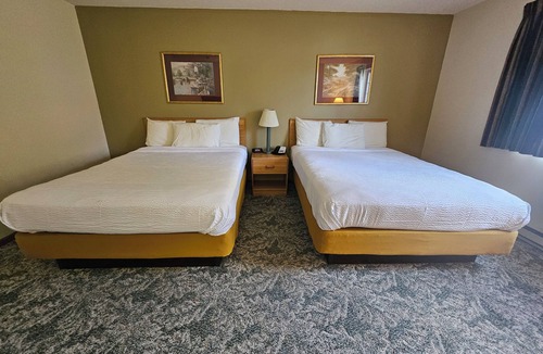 Escanaba Hotel | Budget Host Inn & Suites