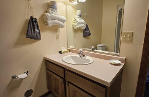 Escanaba Hotel | Budget Host Inn & Suites