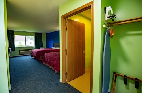 Gilman Hotel | Budget Host Inn