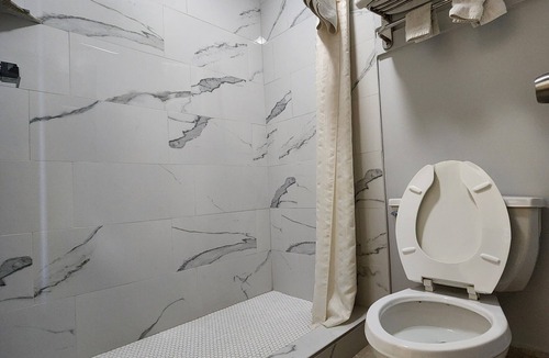 Henderson Hotel | Budget Host Inn