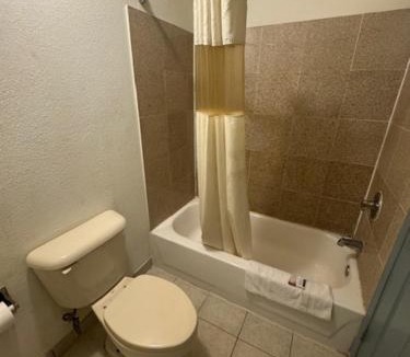 Salina Hotel | Budget Host Inn