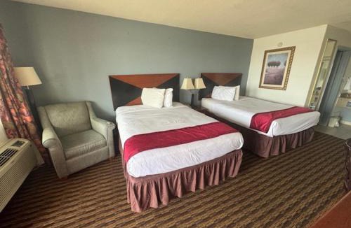 Salina Hotel | Budget Host Inn