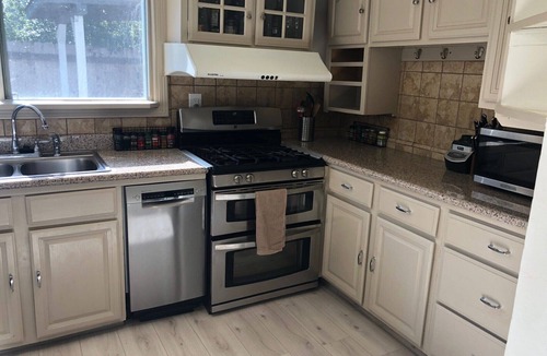 Las Lomas Cottage | Budget house with yard