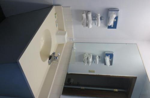 Adair Hotel | Budget Inn Adair