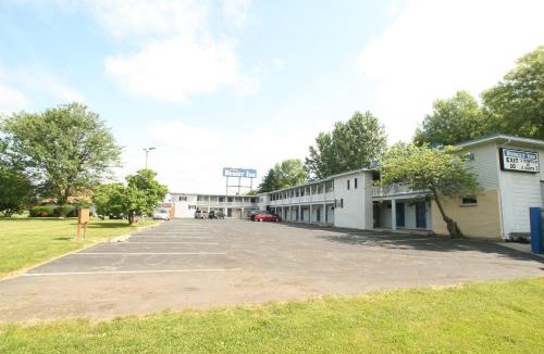 Bayberry Hotel | Budget Inn Cicero