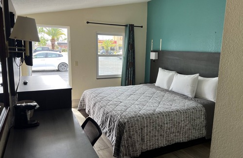 Winkler Hotel | Budget Inn - Ft Myers