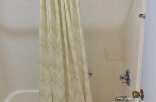 Bourbon Hotel | Budget Inn Motel
