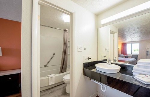 Willoughby Spit Hotel | Budget Inn Norfolk Va