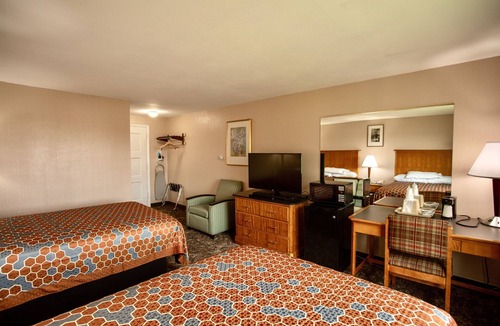 Bayberry Hotel | Budget Inn - Syracuse Airport