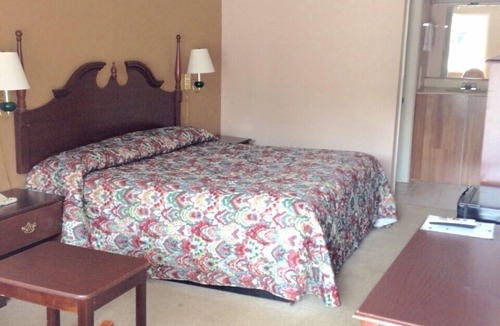 Calhoun Hotel | Budget Inn