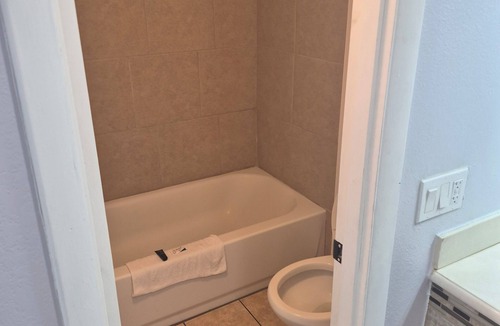 Historic Downtown Kissimmee Hotel | Budget Inn