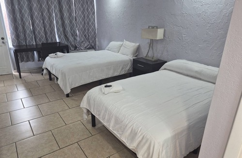 Historic Downtown Kissimmee Hotel | Budget Inn