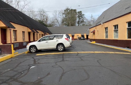 Laurel Hotel | Budget inn