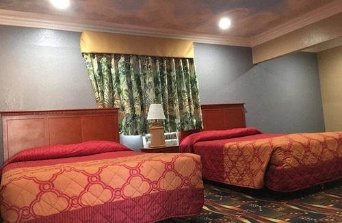 Lawndale Hotel | Budget Inn