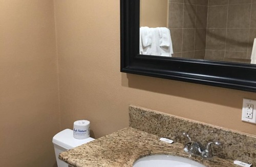 Lawndale Hotel | Budget Inn