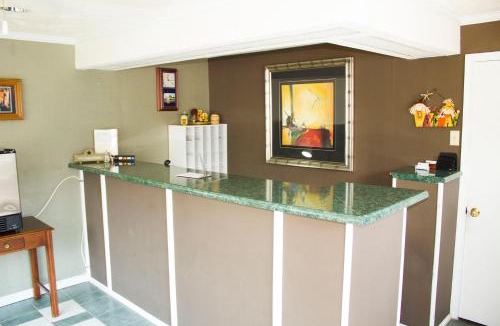 Luray Hotel | Budget Inn