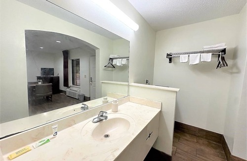 Northport Hotel | Budget Inn